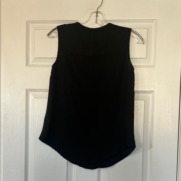 LC Lauren Conrad Black Sleeveless Blouse - Picture 4 of 4